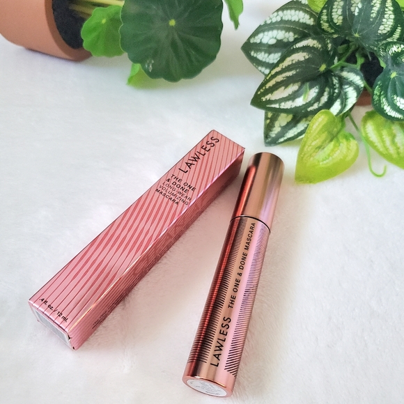 LawLess The One and Done Long-Wear Volumizing Mascara - Picture 1 of 6